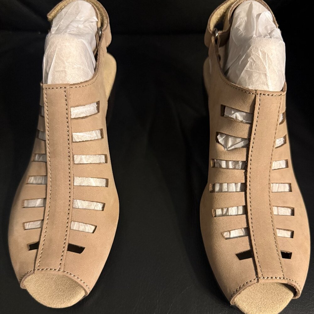 Munro Abby 7.5N Taupe Nubuck